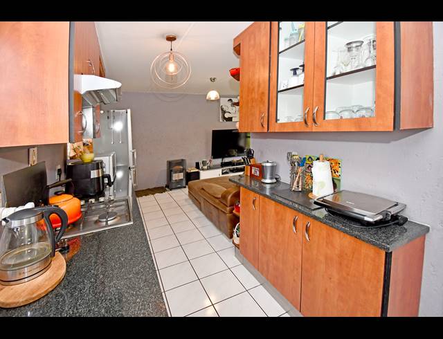 2 BEDROOM APARTMENT FOR SALE IN BRAMLEY VIEW